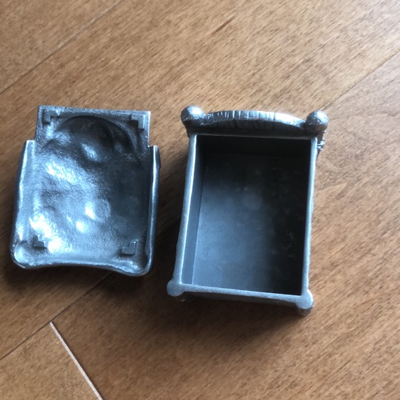 Royal Selangor pewter teddy bear trinket box - Picture 2 of 4